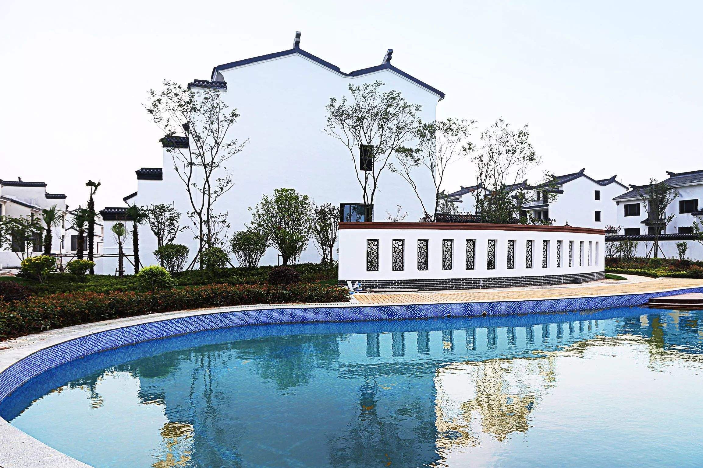 泗洪家國天下鋁包木窗案例