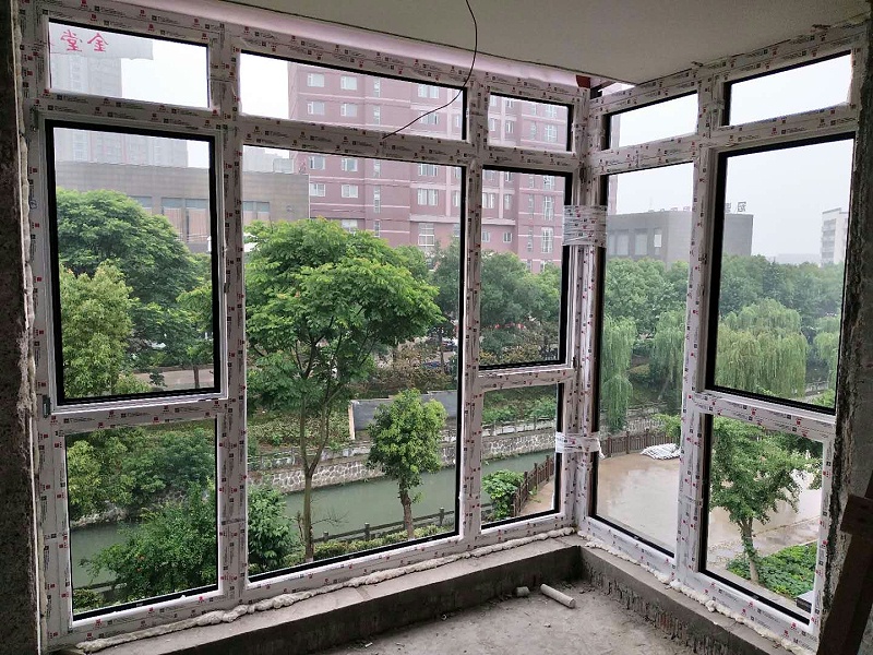 徐州華潤橡樹灣鋁包木門窗安裝現場