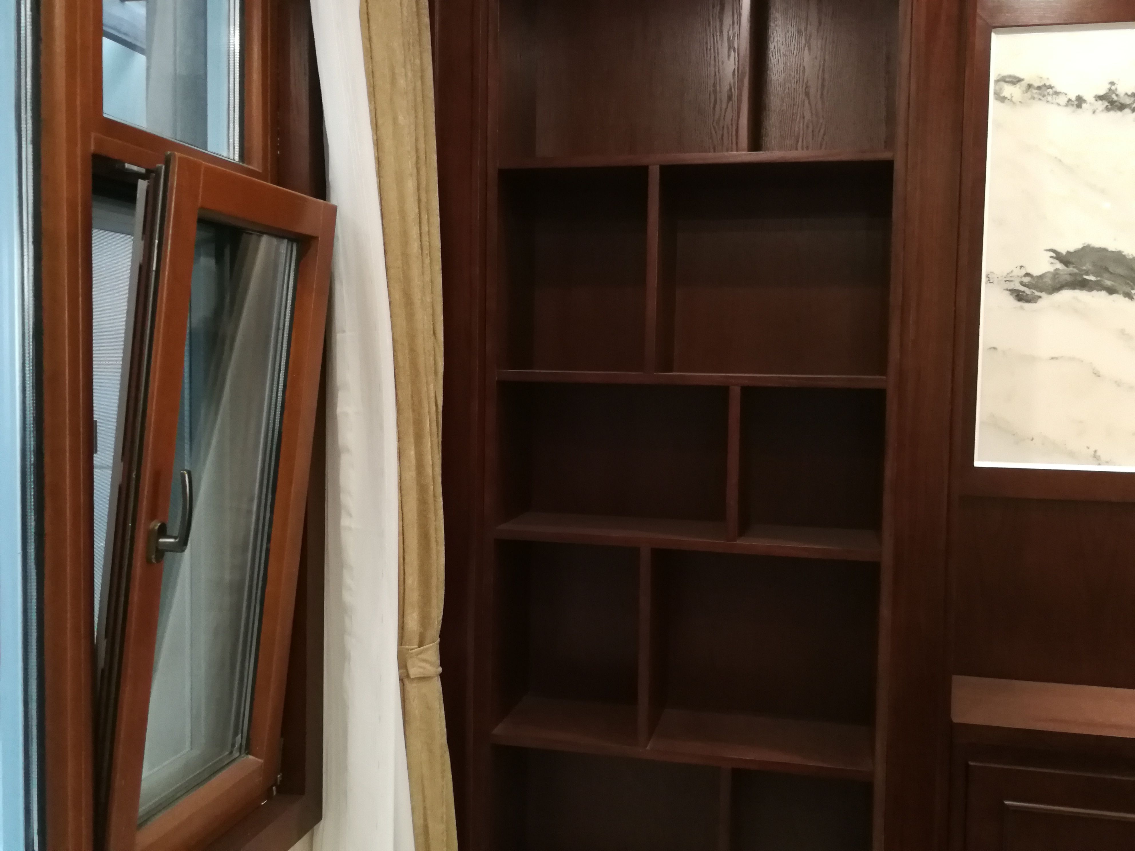 內開內倒鋁包木窗